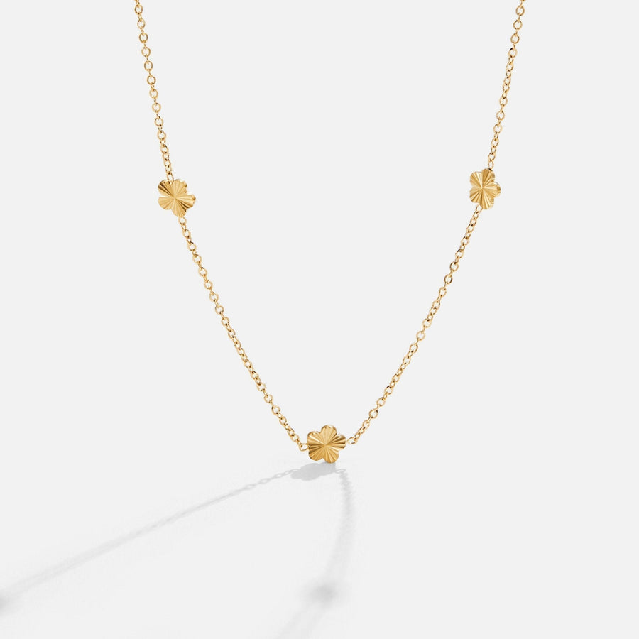 Catherine – Un collier aux délicats accents de couleur