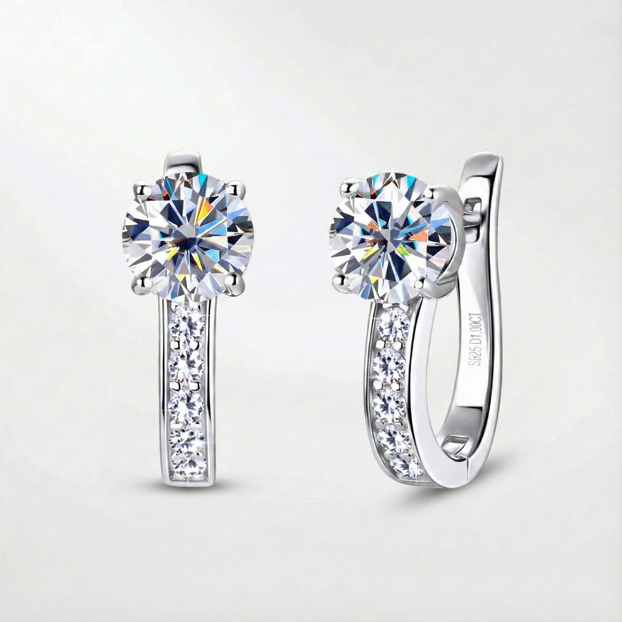 Boucles d’oreilles créoles avec moissanite sertie en canal